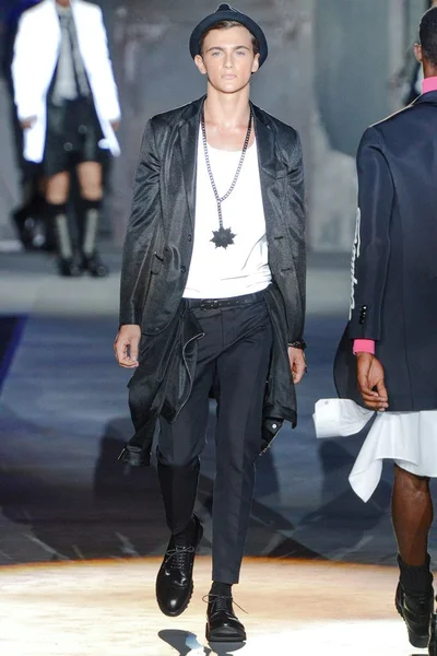 Look 7